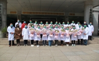 致敬最可愛的人：剛剛，市二院20位醫(yī)護(hù)人員前往市委黨校集中休養(yǎng)